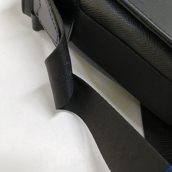 VIKTOR Calfskin Black