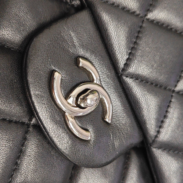 CLASSIC FLAP Jumbo Quilted Lambskin Black