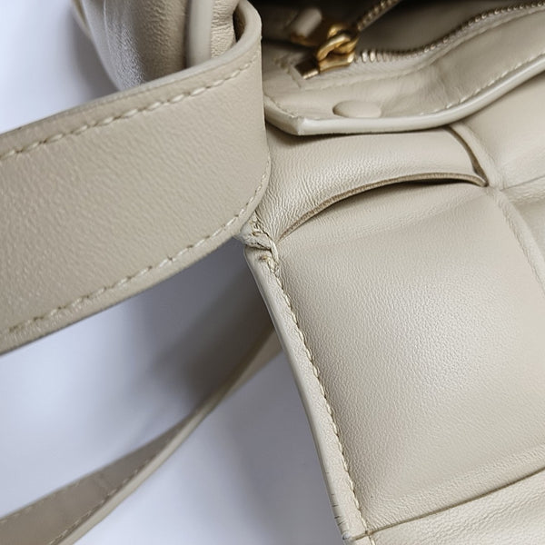 Cassette Medium Lambskin Beige