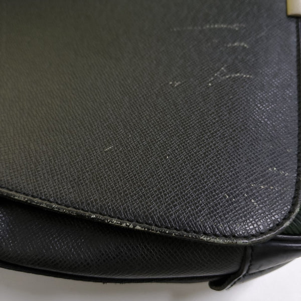 VIKTOR Calfskin Black
