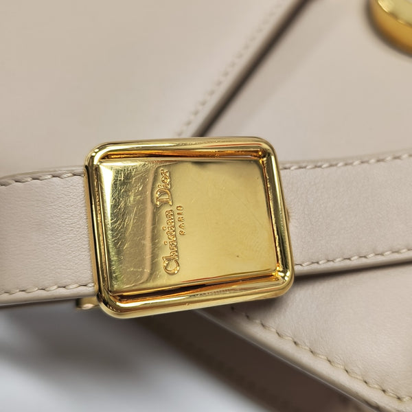 30 Montaigne Calfskin Beige