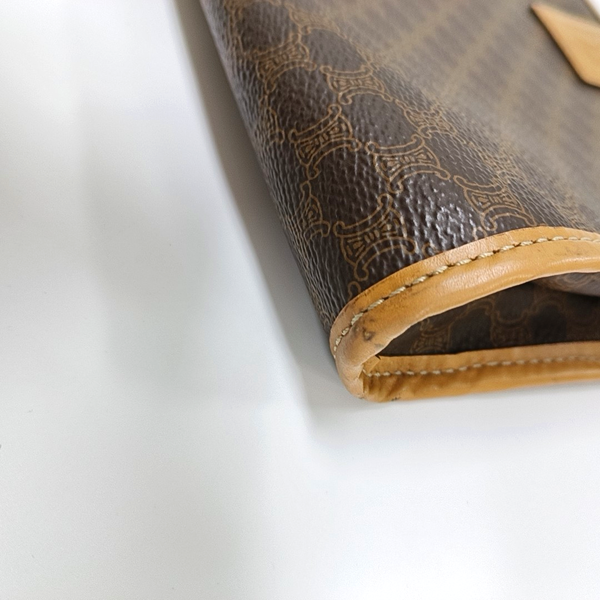 Authenticated pre-owned MACADAM CLUTCHE Coated Canvas Brown - Clutch at Looply