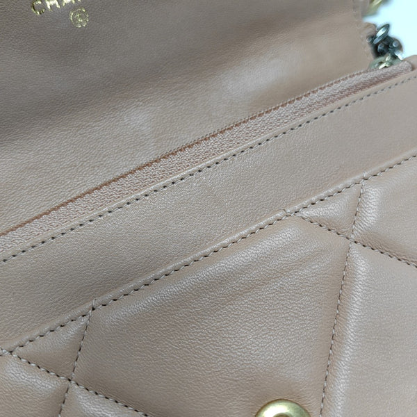 CHANEL 19 WOC Quilted Lambskin Pink