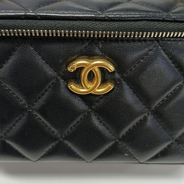 VANITY CASE Small Quilted Lambskin Black