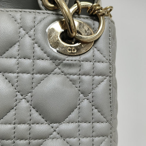 Lady Dior Cannage Mini Piel de Cordero Gris