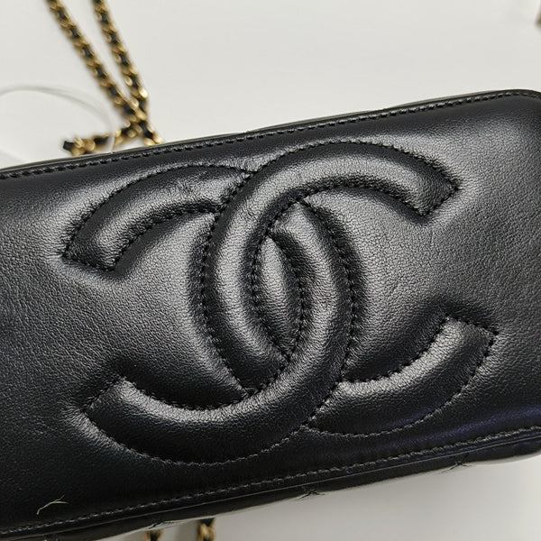 VANITY CASE Small Quilted Lambskin Black