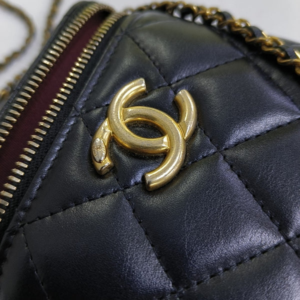 VANITY CASE Mini Quilted Calfskin Black