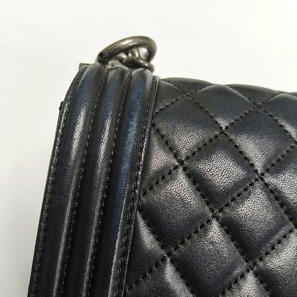 Authenticated pre-owned BOY CHANEL Medium Quilted Lambskin Black - Shoulder Bag at Looply