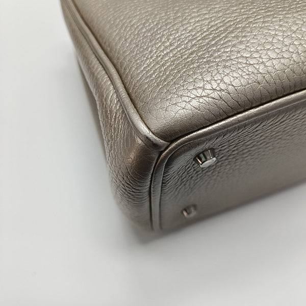 Authenticated pre-owned Diorissimo Calfskin Beige - Tote Bag at Looply