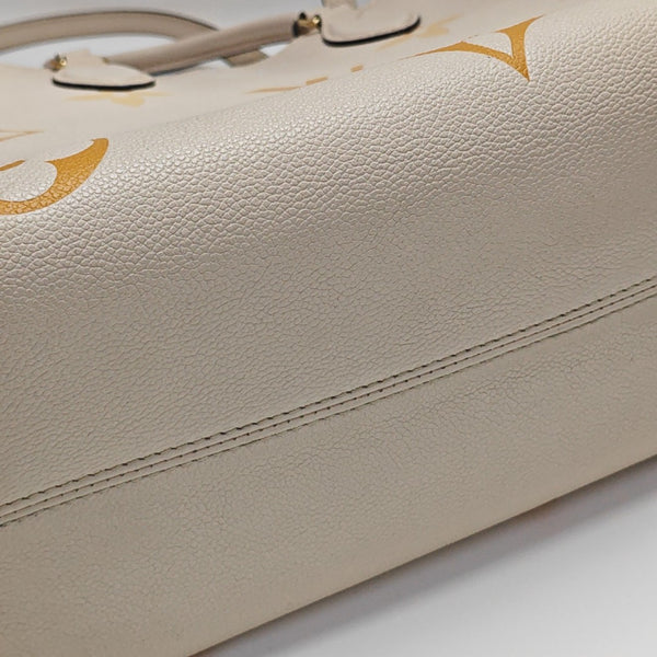 ONTHEGO MM Monogram Calfskin Beige