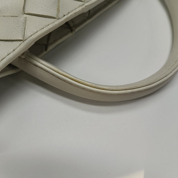 Authenticated pre-owned Andiamo Lambskin White - Shoulder Bag at Looply