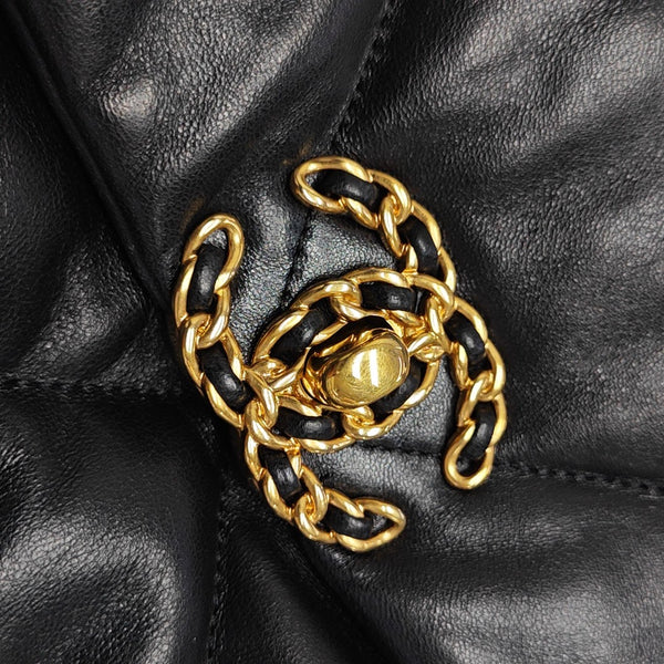 CHANEL 19 Small Quilted Lambskin Black