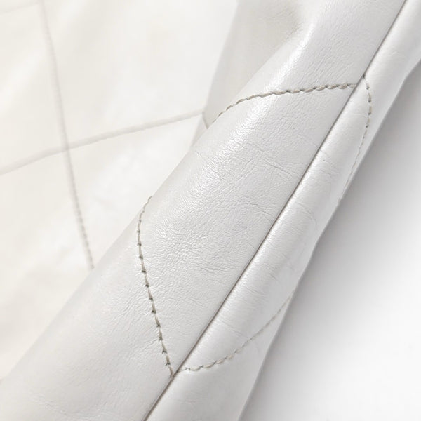 CHANEL 22 Medium Quilted Calfskin White