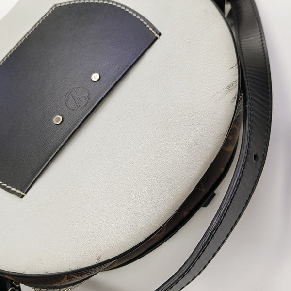 BOITE CHAPEAU Calfskin White