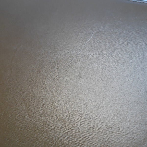 CLASSIC BOX Medium Calfskin Brown