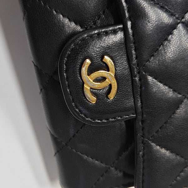 CLASSIC FLAP Quilted Lambskin Black Card Holder