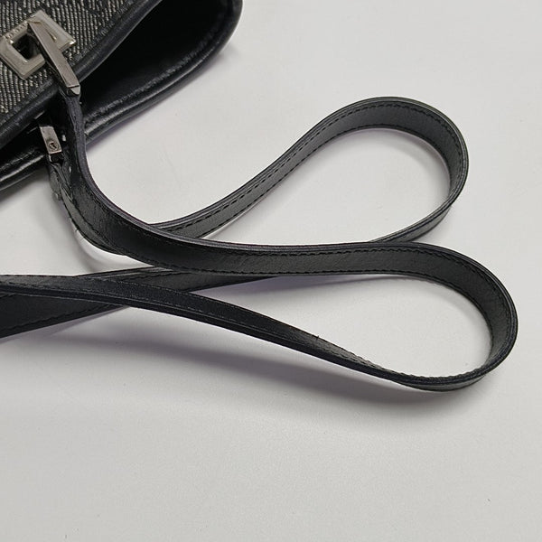 Monogram Canvas Black