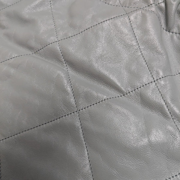 CHANEL 22 Medium Quilted Calfskin Green