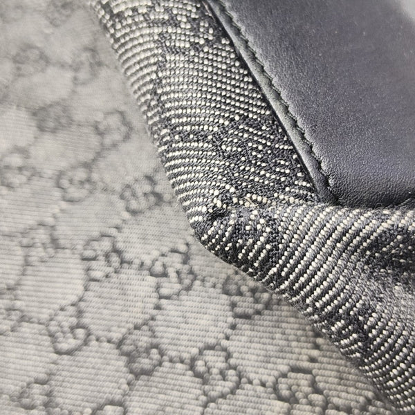 Monogram Canvas Black
