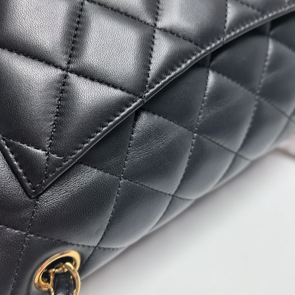 CLASSIC FLAP Jumbo Quilted Lambskin Black