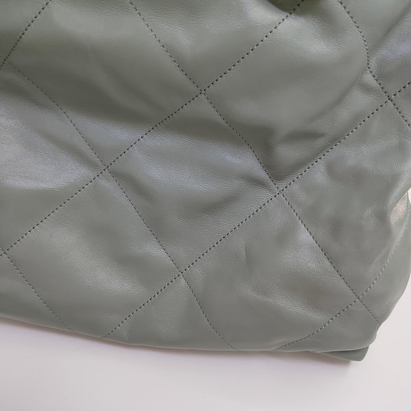 CHANEL 22 Medium Quilted Calfskin Green