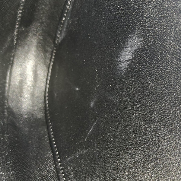 TRIANGLE Calfskin Black