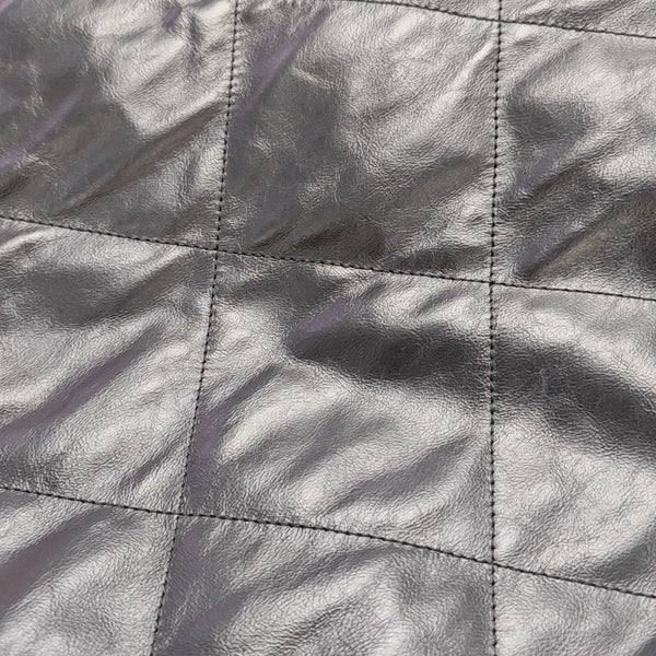 CHANEL 22 Medium Quilted Calfskin Black