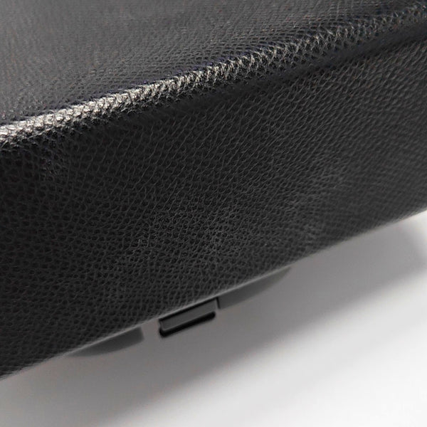 Authenticated pre-owned 30 Montaigne Calfskin Black - Shoulder Bag at Looply