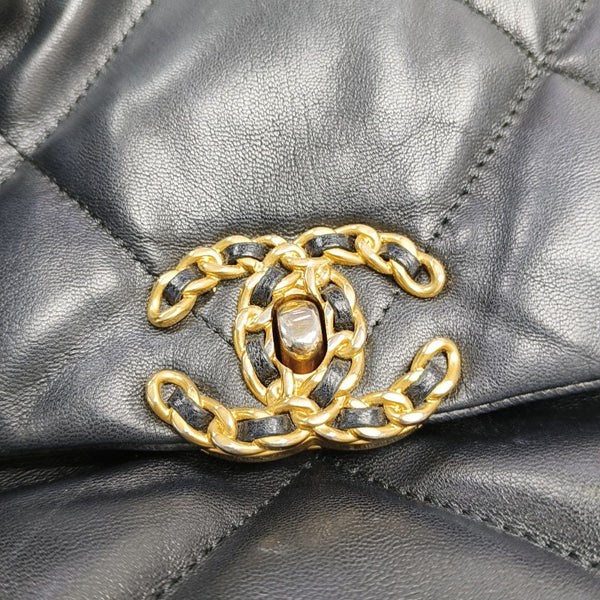 CHANEL 19 Quilted Lambskin Black