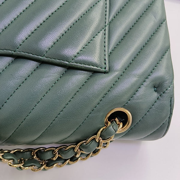 CLASSIC FLAP Small Chevron Calfskin Green