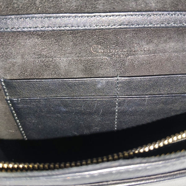 Authenticated pre-owned Diorama Calfskin Black - Shoulder Bag at Looply