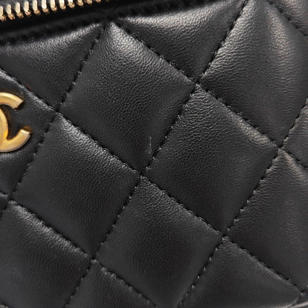 VANITY CASE Small Quilted Lambskin Black