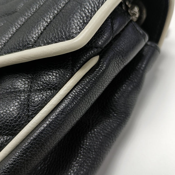 COLLEGE Large Chevron Calfskin Black