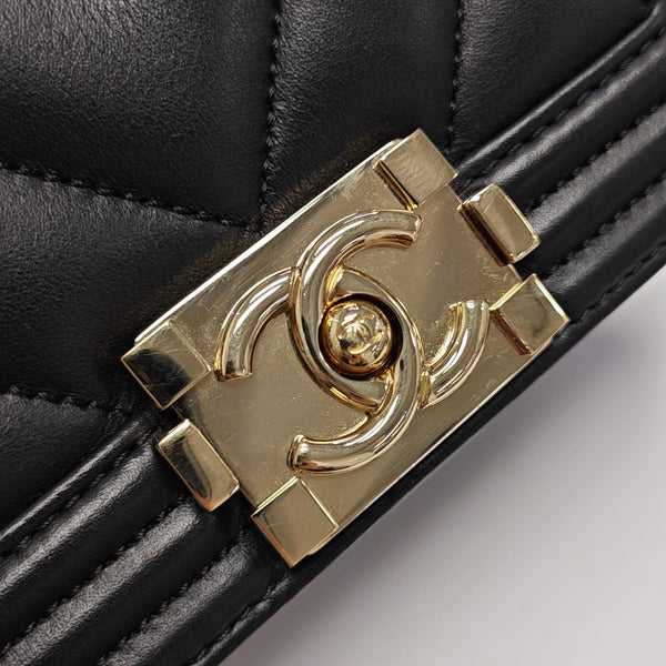 BOY CHANEL Small Chevron Calfskin Black