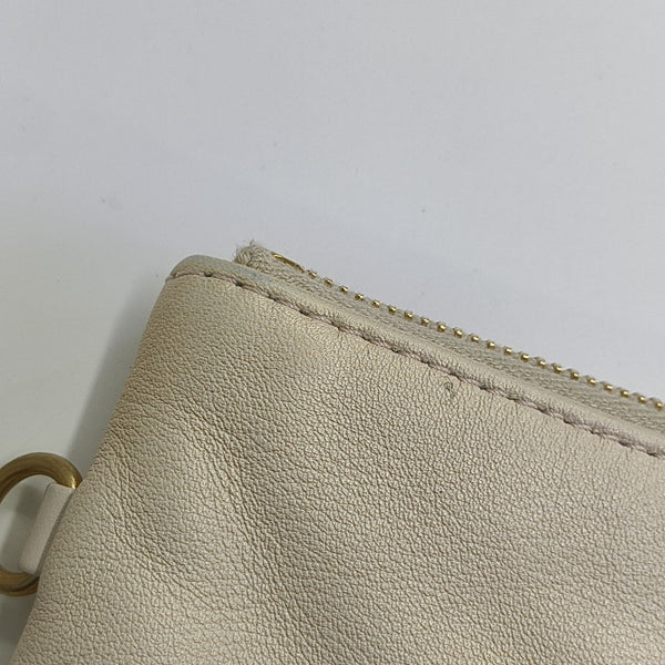 CHANEL 22 Medium Quilted Calfskin White