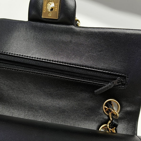 CLASSIC FLAP Small Quilted Lambskin Black