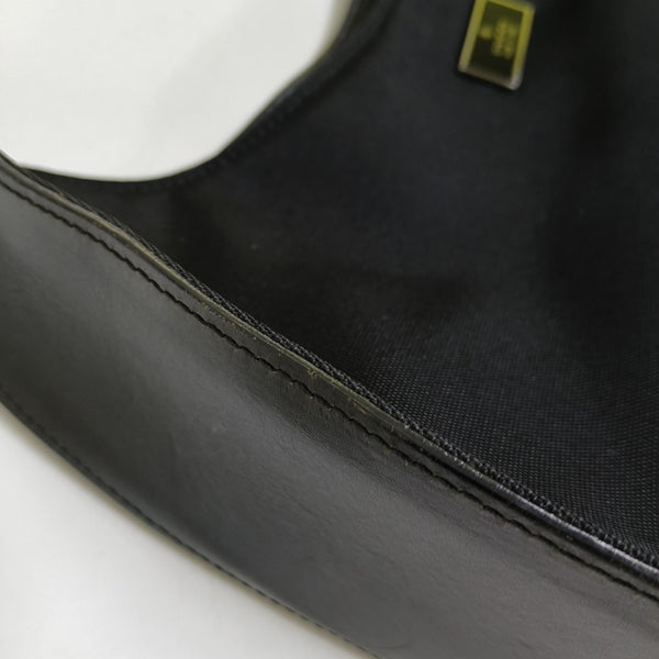 Canvas Black