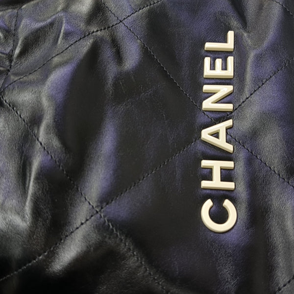 CHANEL 22 Mini Quilted Calfskin Black