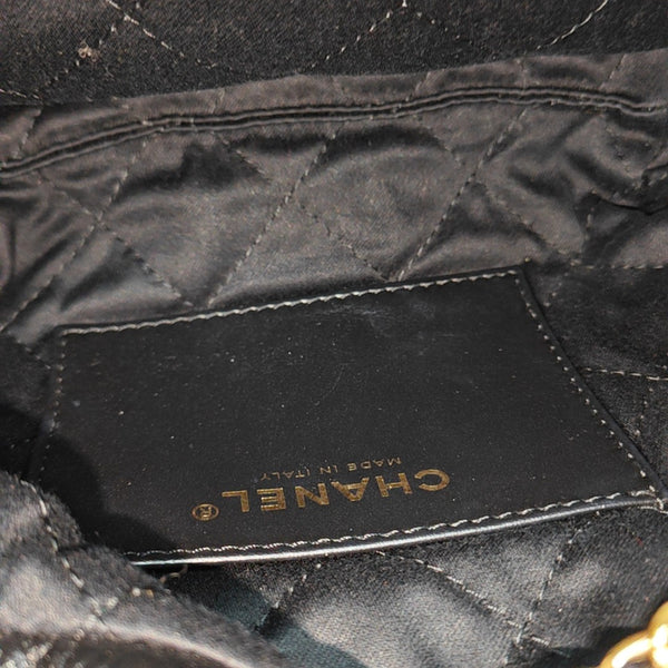 CHANEL 22 Mini Quilted Calfskin Black