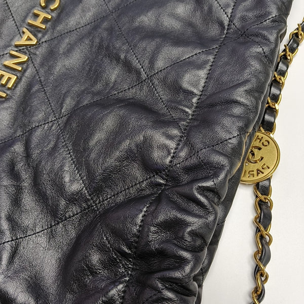 CHANEL 22 Small Quilted Calfskin Black
