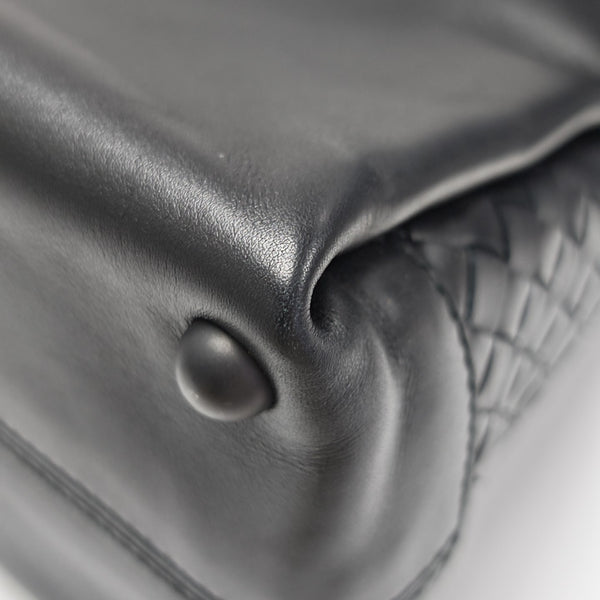Piazza Medium Calfskin Black