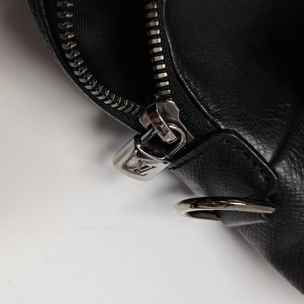 DISCOVERY Calfskin Black