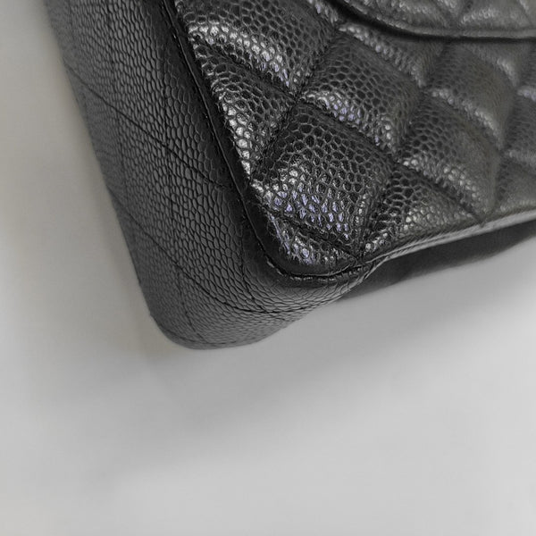 CLASSIC FLAP Medium Quilted Grained Calfskin Black