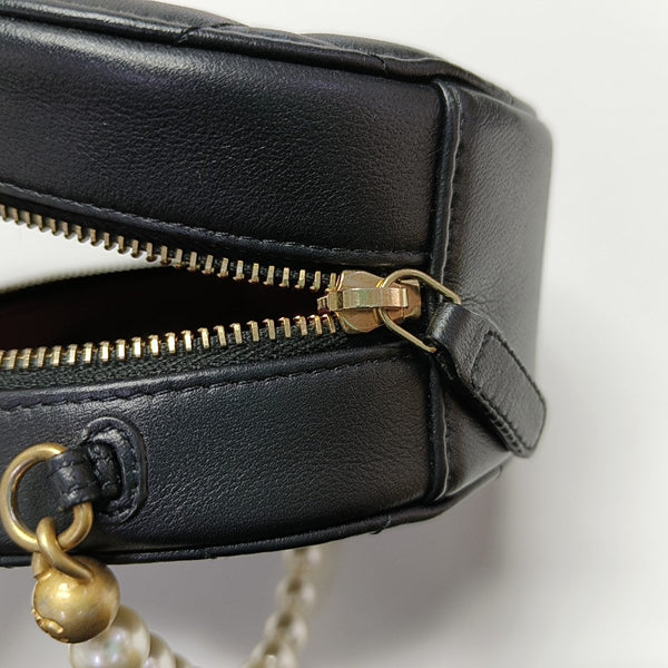 ROUND Mini Quilted Calfskin Black