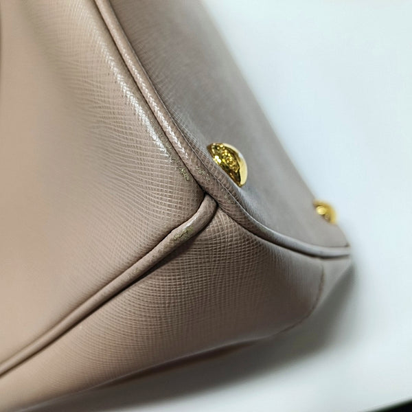 Authenticated pre-owned Galleria Large Saffiano Calfskin Pink - Tote Bag at Looply
