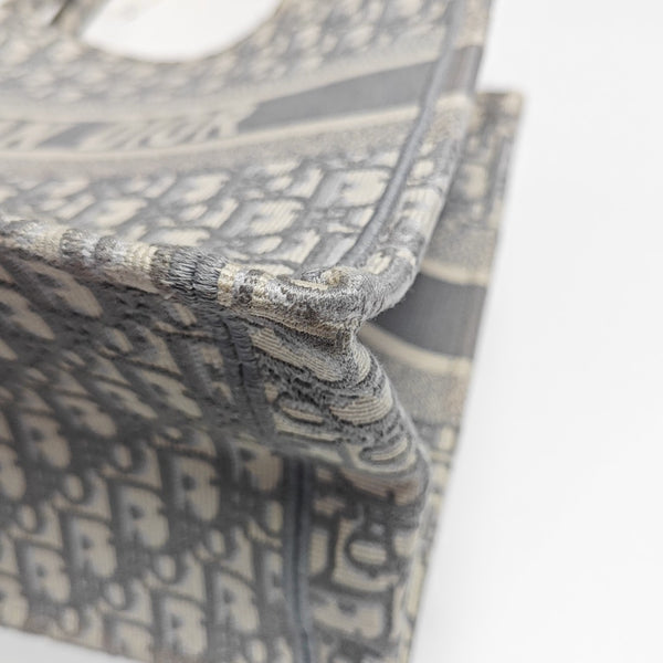 Book Tote Medium Oblique Canvas White