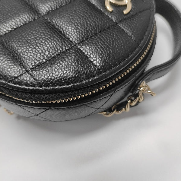 ROUND Quilted Grained Calfskin Black