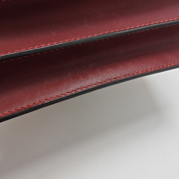Roulis Suede Red