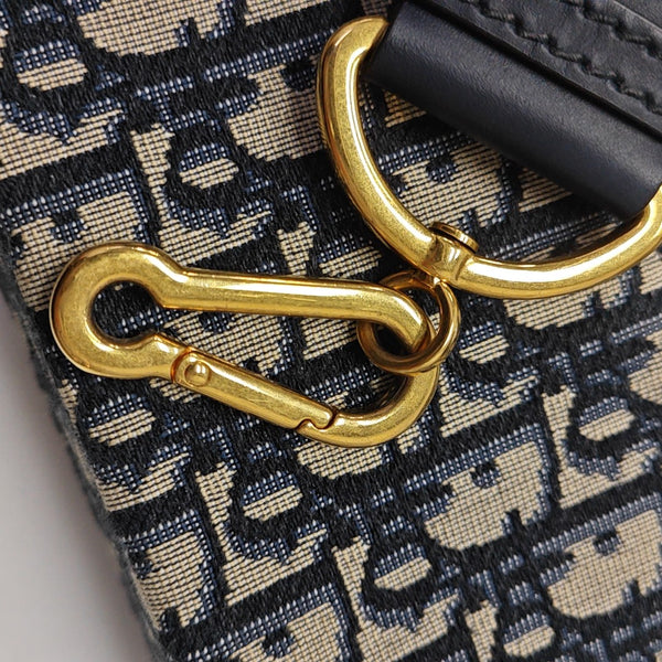 30 Montaigne Mini Oblique Canvas Blue