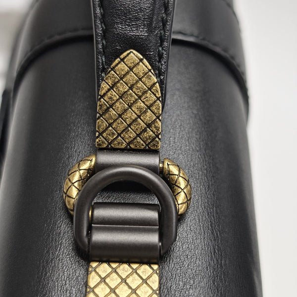 Piazza Medium Calfskin Black